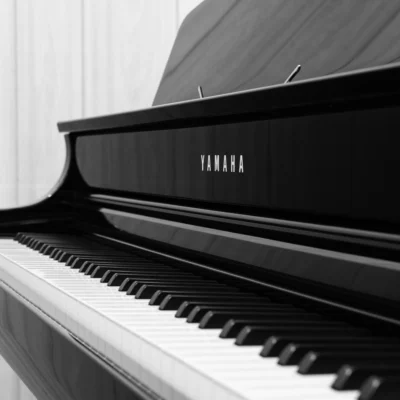 Yamaha CLP-795GP digital grand piano in polished ebony finish